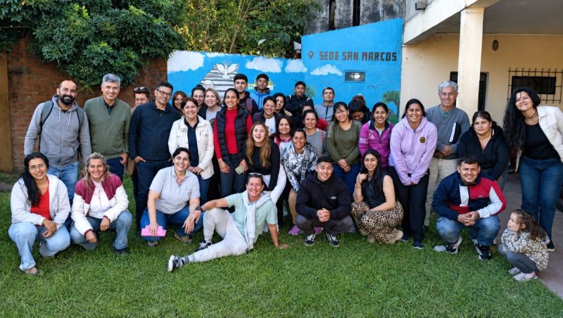 “Aromas que sanan”: estudiantes fortalecen un proyecto de plantas medicinales junto al INTA
